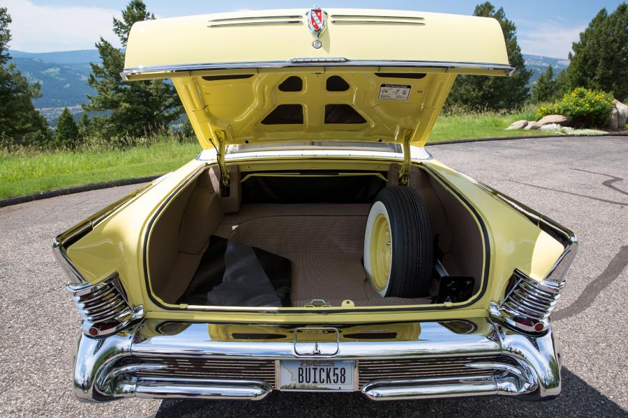 Багажник Buick Limited Convertible 1958 года  (фото 21 из 57)